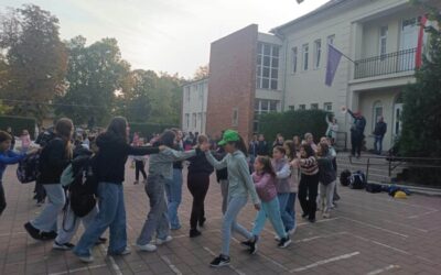 Mozdulj, KirályIskola! – Közös mozgással indítjuk a hónapot